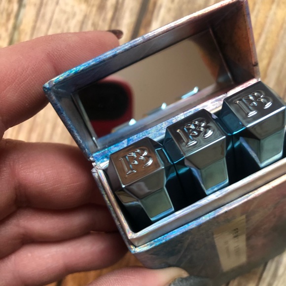 Fenty Beauty Snow Daze frosted metal lipstick set - Picture 5 of 7